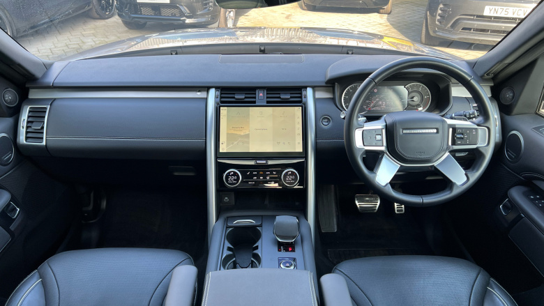 Land Rover Discovery 3.0 D300 R-Dynamic HSE 5dr Auto Diesel Station Wagon